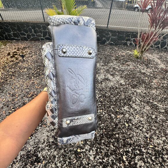 Sharif Metallic Silver & Snakeskin Tote w/ Matching Wristlet NWOT with Flaws - Picture 16 of 17